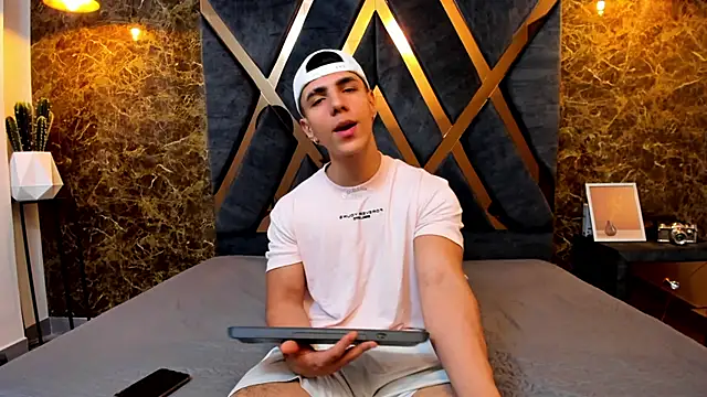 Snapshot of Flynn_Riider chatting on 01.17.25 Flynn Riider online show from 01.17.25