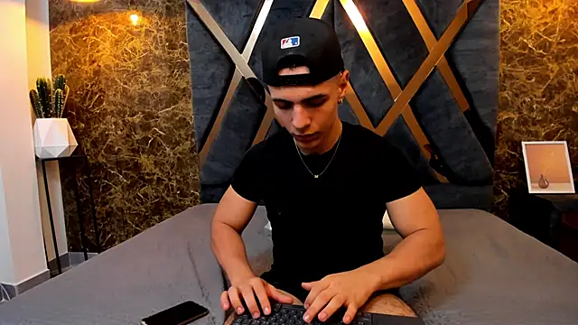 Snapshot of Flynn_Riider chatting on 01.21.25 Flynn Riider online show from 01.21.25