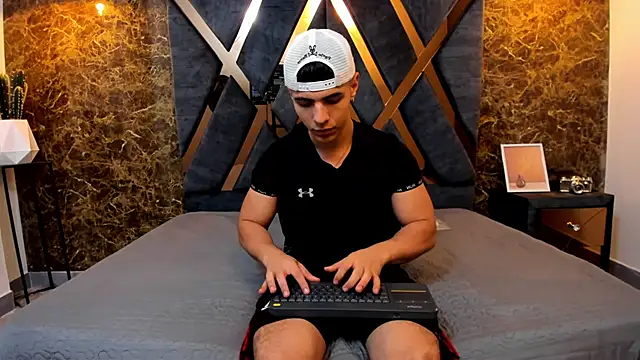 Snapshot of Flynn_Riider chatting on 01.22.25 Flynn Riider online show from 01.22.25