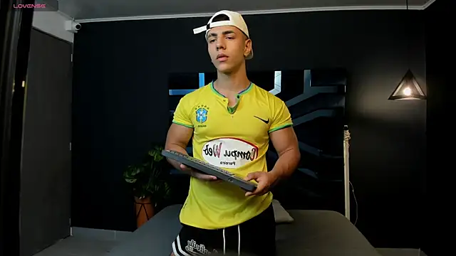 Snapshot of Flynn_Riider chatting on 03.11.25 Flynn Riider online show from 03.11.25