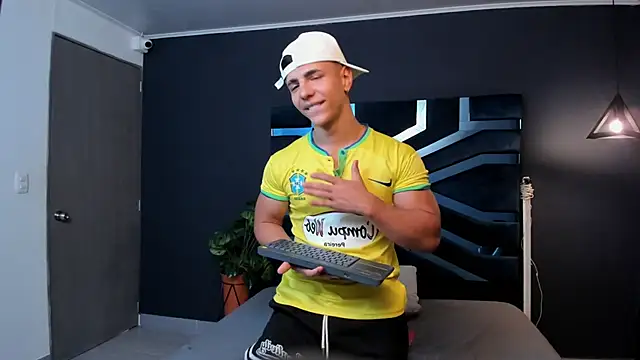 Snapshot of Flynn_Riider chatting on 03.11.25 Flynn Riider online show from 03.11.25