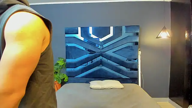 Snapshot of Flynn_Riider chatting on 03.12.25 Flynn Riider online show from 03.12.25