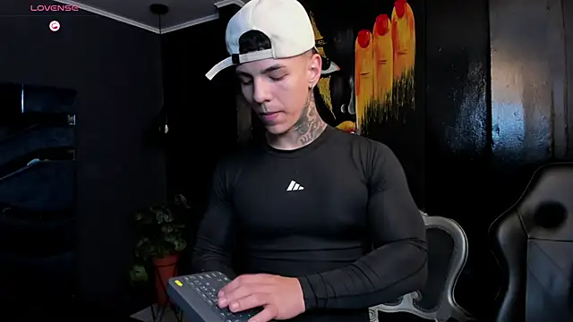 Snapshot of Flynn_Riider chatting on 09.24.25 Flynn Riider online show from 09.24.25