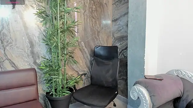 Snapshot of Flynn_Riider chatting on 10.11.25 Flynn Riider online show from 10.11.25