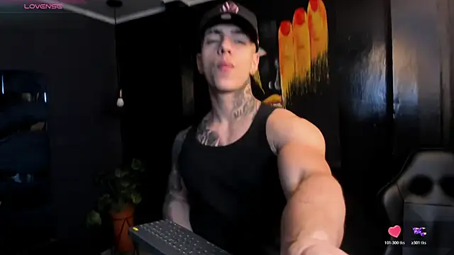 Snapshot of Flynn_Riider chatting on 10.20.25 Flynn Riider online show from 10.20.25