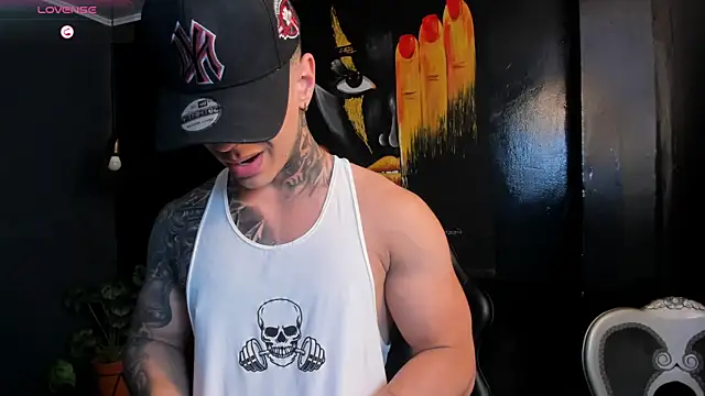 Snapshot of Flynn_Riider chatting on 10.21.25 Flynn Riider online show from 10.21.25