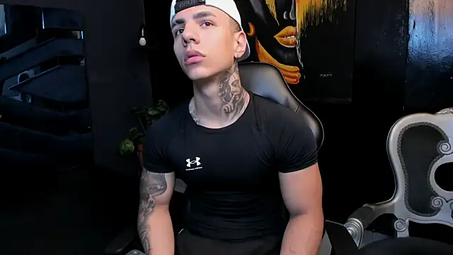 Snapshot of Flynn_Riider chatting on 10.30.25 Flynn Riider online show from 10.30.25