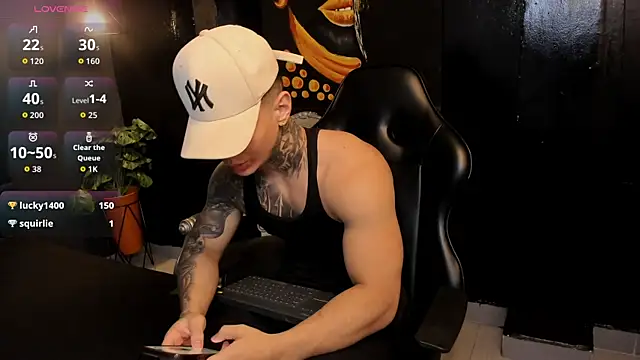 Snapshot of Flynn_Riider chatting on 11.17.25 Flynn Riider online show from 11.17.25