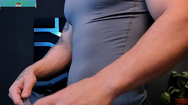 Snapshot of Flynn_Riider chatting on 12.01.25 Flynn Riider online show from 12.01.25