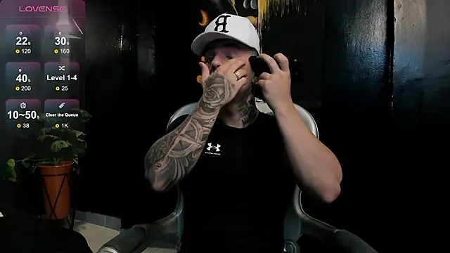 Flynn Riider online show from 03.10.26