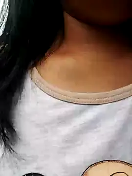 Snapshot of Danna-linyi chatting on 12.15.24 Danna-linyi online show from 12.15.24