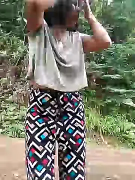 Snapshot of Danna-linyi chatting on 12.26.24 Danna-linyi online show from 12.26.24