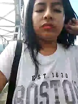 Snapshot of Danna-linyi chatting on 01.12.25 Danna-linyi online show from 01.12.25