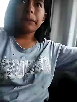 Snapshot of Danna-linyi chatting on 01.19.25 Danna-linyi online show from 01.19.25