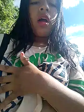 Snapshot of Danna-linyi chatting on 03.05.25 Danna-linyi online show from 03.05.25