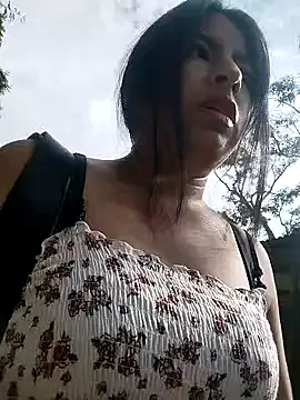 Snapshot of Danna-linyi chatting on 03.07.25 Danna-linyi online show from 03.07.25