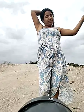 Snapshot of Danna-linyi chatting on 03.23.26 Danna-linyi online show from 03.23.26