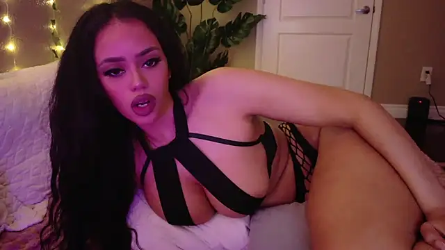 Snapshot of MayaIndica chatting on 02.10.25 MayaIndica online show from 02.10.25