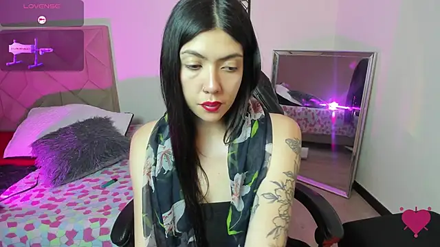 Aurora Hotson online show from 01.17.25