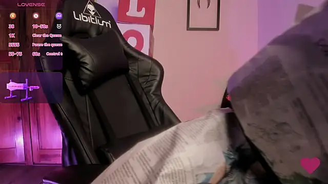 Aurora Hotson online show from 02.02.25