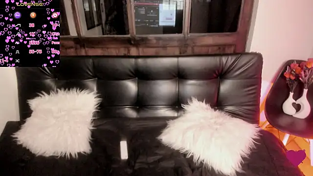 Aurora Hotson online show from 02.08.25