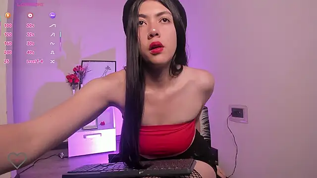 Aurora Hotson online show from 03.15.25