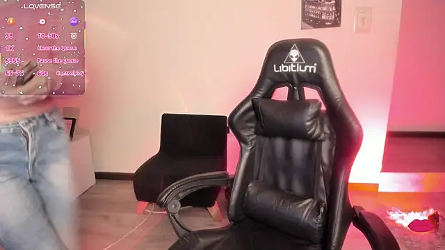 Aurora Hotson online show from 09.22.25