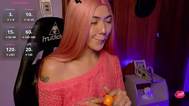 Aurora Hotson online show from 11.25.25