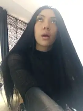 Aurora Hotson online show from 12.04.25