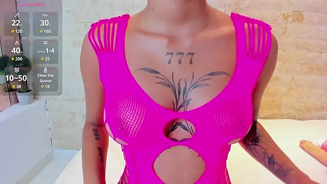 mia roldan  online show from 01.22.25