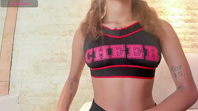 mia roldan  online show from 09.19.25