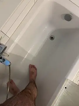 Snapshot of Loco42- chatting on 12.14.24 Loco42- online show from 12.14.24