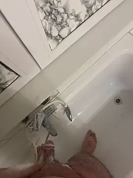 Snapshot of Loco42- chatting on 03.01.25 Loco42- online show from 03.01.25