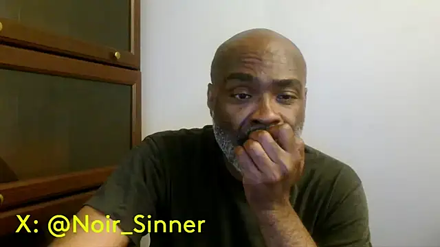 Snapshot of sinnernoir chatting on 05.10.26 sinnernoir online show from 05.10.26