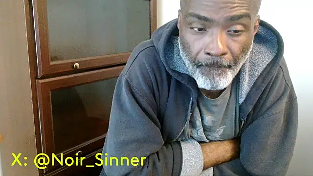 Snapshot of sinnernoir chatting on 05.11.26 sinnernoir online show from 05.11.26