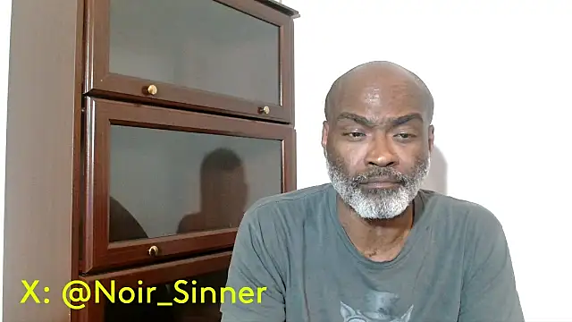 Snapshot of sinnernoir chatting on 05.12.26 sinnernoir online show from 05.12.26