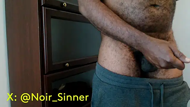Snapshot of sinnernoir chatting on 05.15.26 sinnernoir online show from 05.15.26