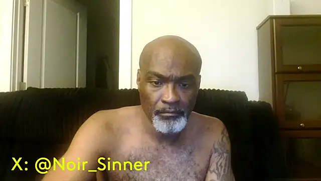 Snapshot of sinnernoir chatting on 05.30.26 sinnernoir online show from 05.30.26