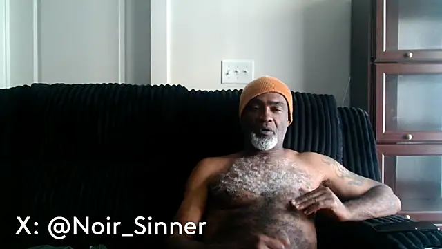 Snapshot of sinnernoir chatting on 06.04.26 sinnernoir online show from 06.04.26