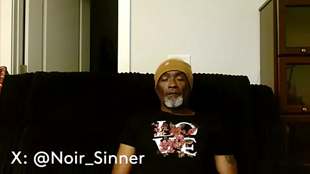 Snapshot of sinnernoir chatting on 06.05.26 sinnernoir online show from 06.05.26