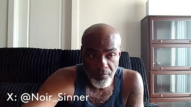 Snapshot of sinnernoir chatting on 06.13.26 sinnernoir online show from 06.13.26