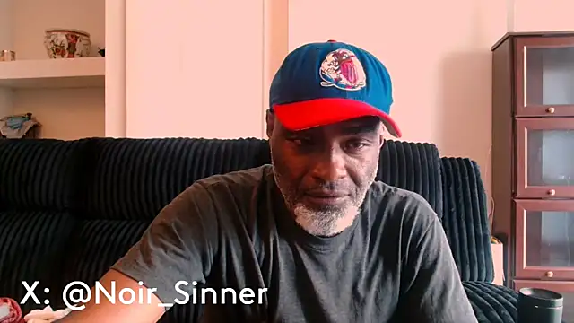 Snapshot of sinnernoir chatting on 06.15.26 sinnernoir online show from 06.15.26
