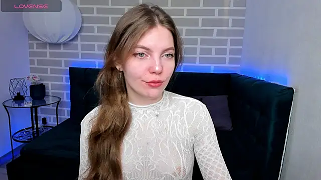 marie reyes  online show from 10.11.25