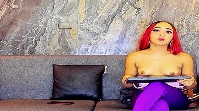 Snapshot of Duodreamhot chatting on 12.19.24 Duodreamhot online show from 12.19.24