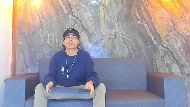 Snapshot of Duodreamhot chatting on 12.23.24 Duodreamhot online show from 12.23.24