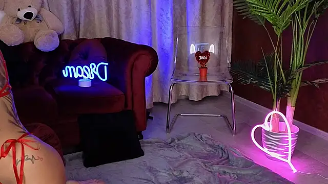 Snapshot of GoldenAmber chatting on 02.14.25 GoldenAmber online show from 02.14.25