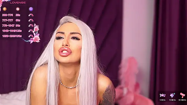 Snapshot of GoldenAmber chatting on 03.17.25 GoldenAmber online show from 03.17.25