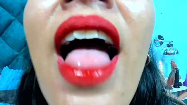 PENELOPELEWISs online show from 07.30.26