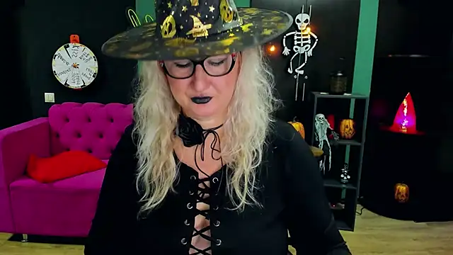 ChristyBrooks online show from 10.31.25