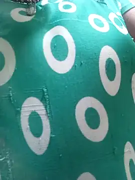 Snapshot of Cute-Aadhvita chatting on 09.21.25 Cute-Aadhvita online show from 09.21.25